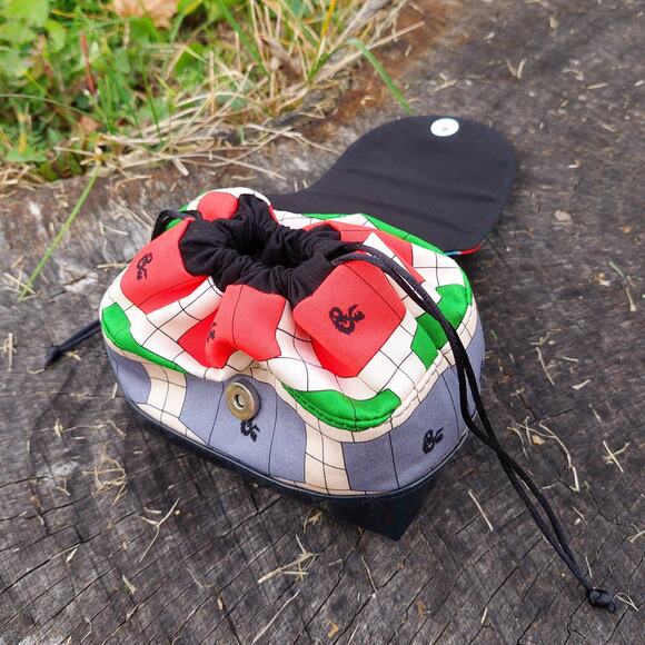 Drawstring Dice Bag with Magnetic Flap DM Dungeon Master Screen Black Vinyl - Picture 4 of 6